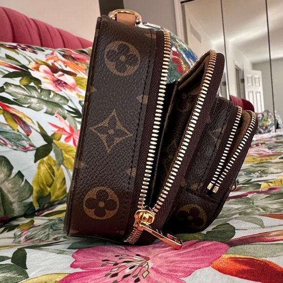 Louis Vuitton Brown Monogram Canvas Multi-Pocket Crossbody with Beige Strap - Picture 6 of 9